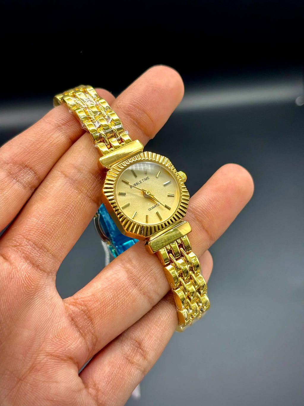 Elegant Golden Bubble Chain Watch – Contemporary Luxury Timepiece for Women - elapse