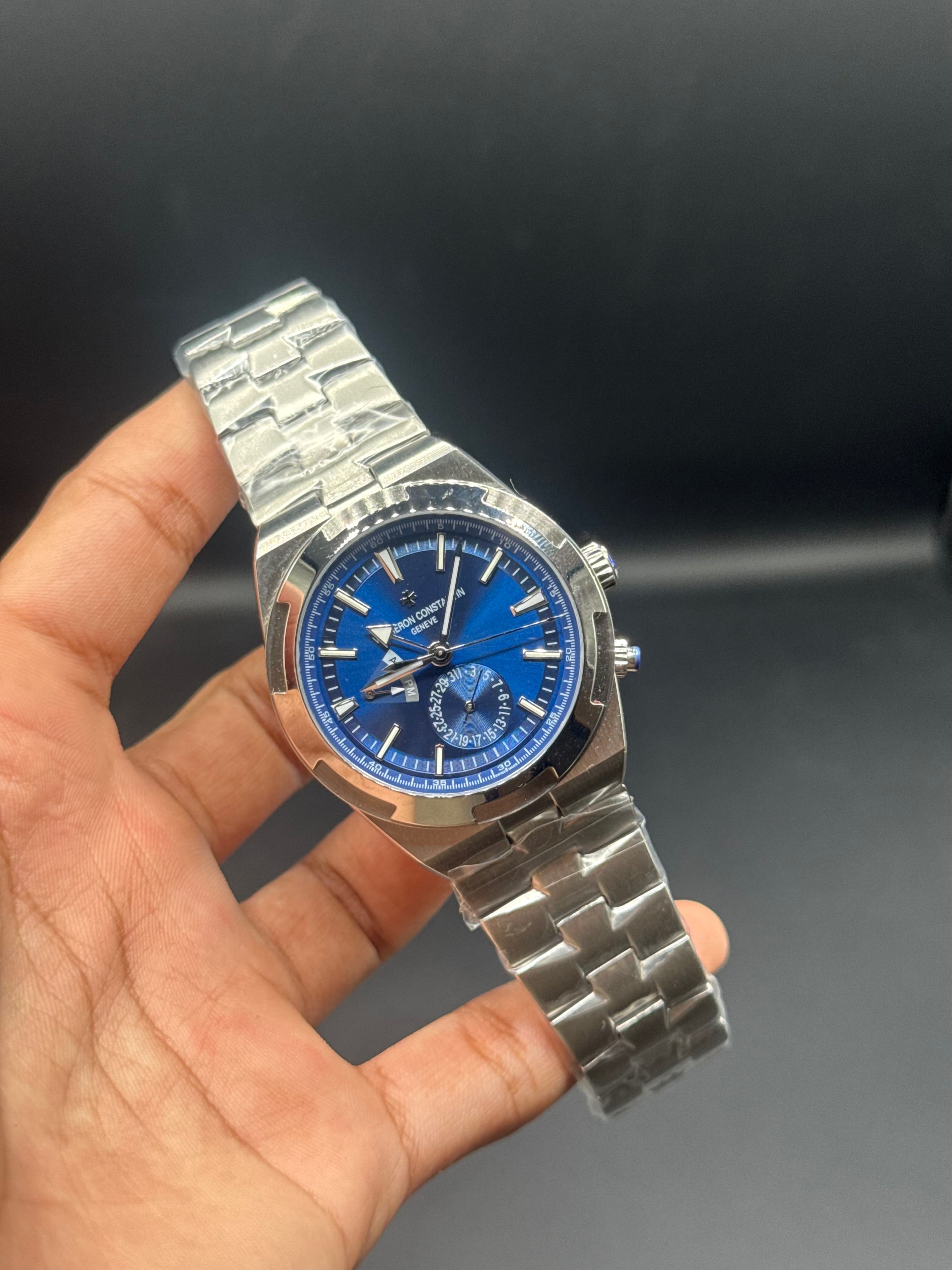 Vacheron Constantin Overseas – Blue Dial, Stainless Steel Bracelet