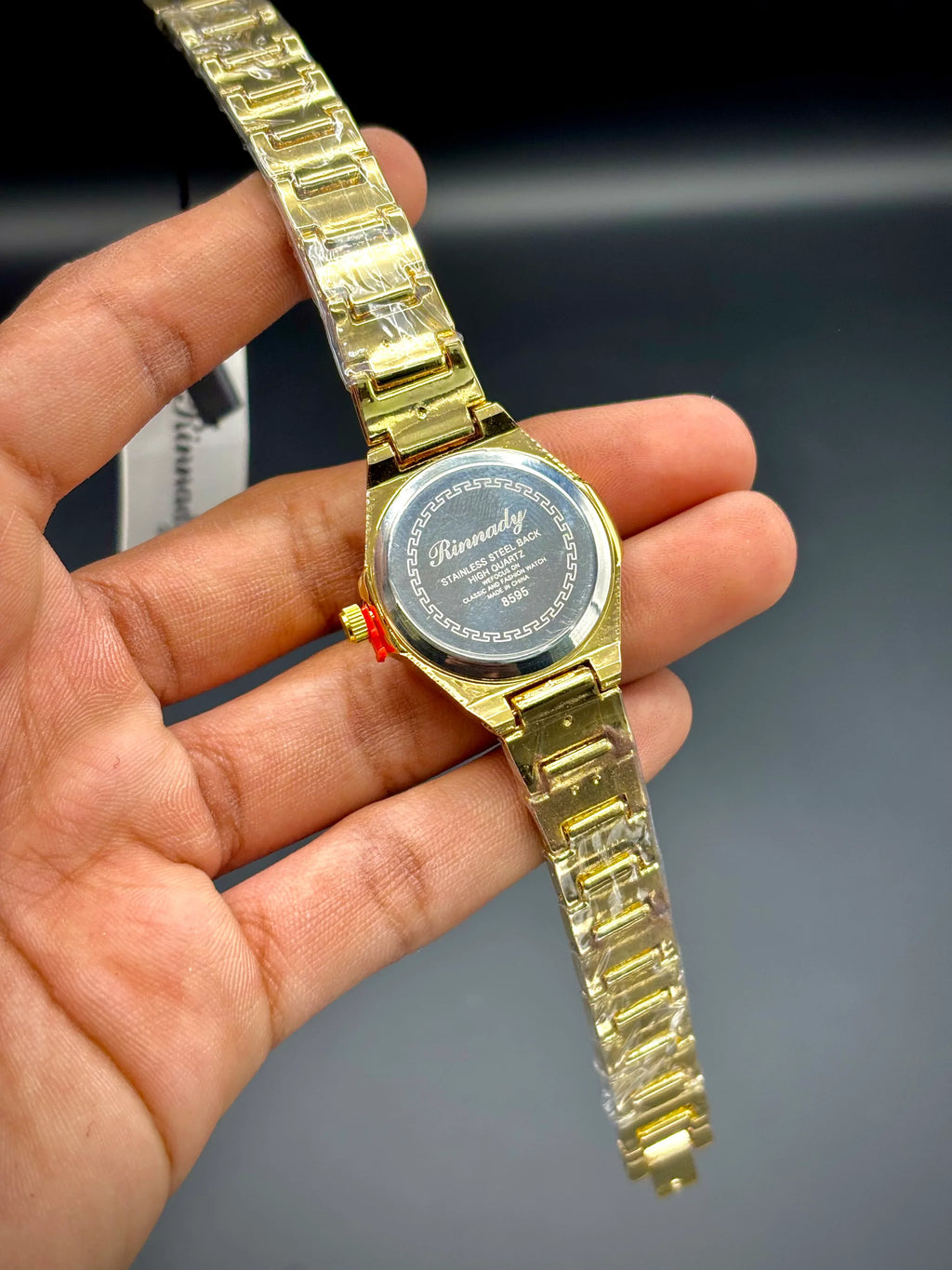 Gilded Radiance Women’s Watch – Full Gold Finish with Crystal-Encrusted Bezel - elapse