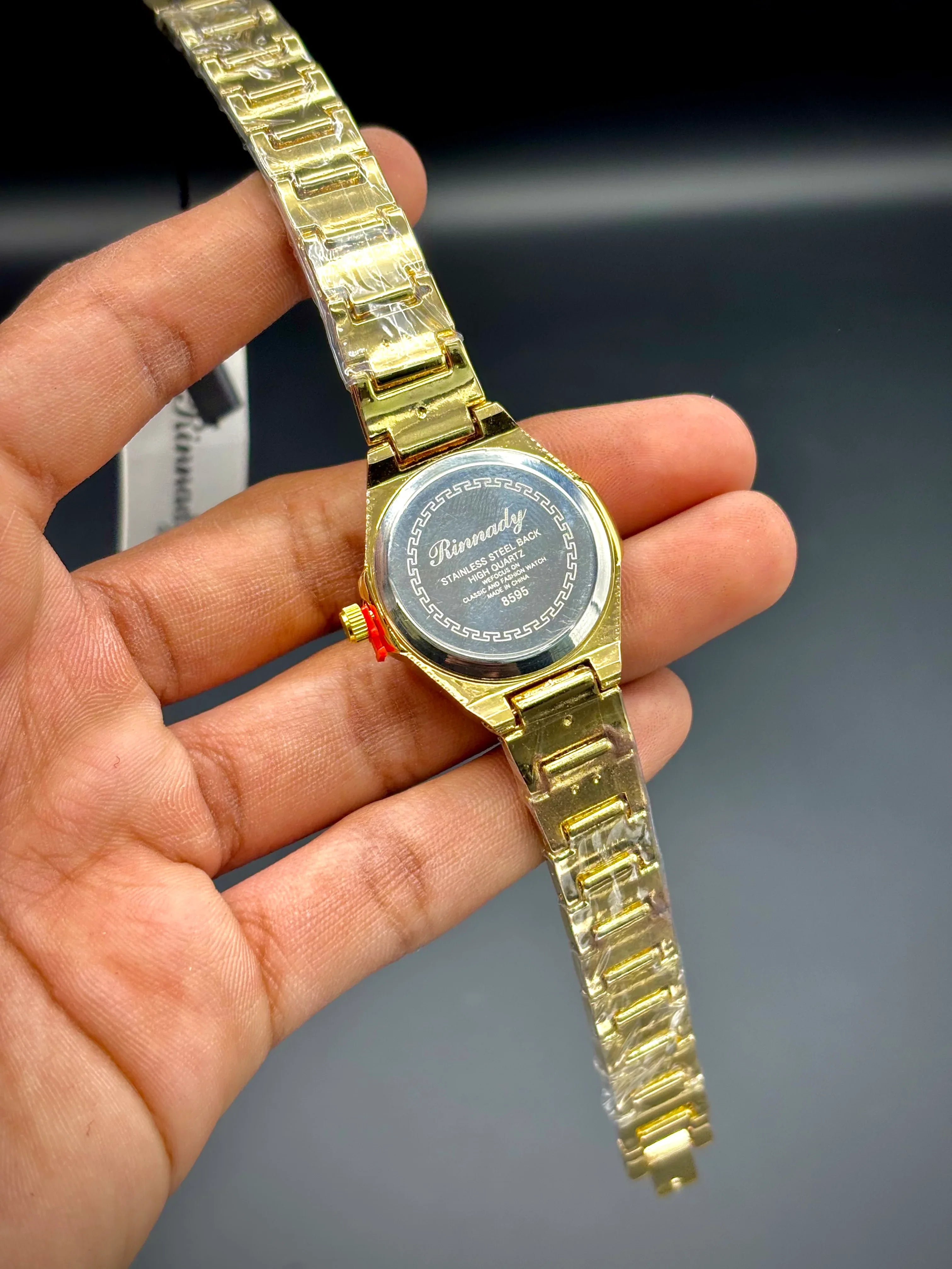 Gilded Radiance Women’s Watch – Full Gold Finish with Crystal-Encrusted Bezel - elapse