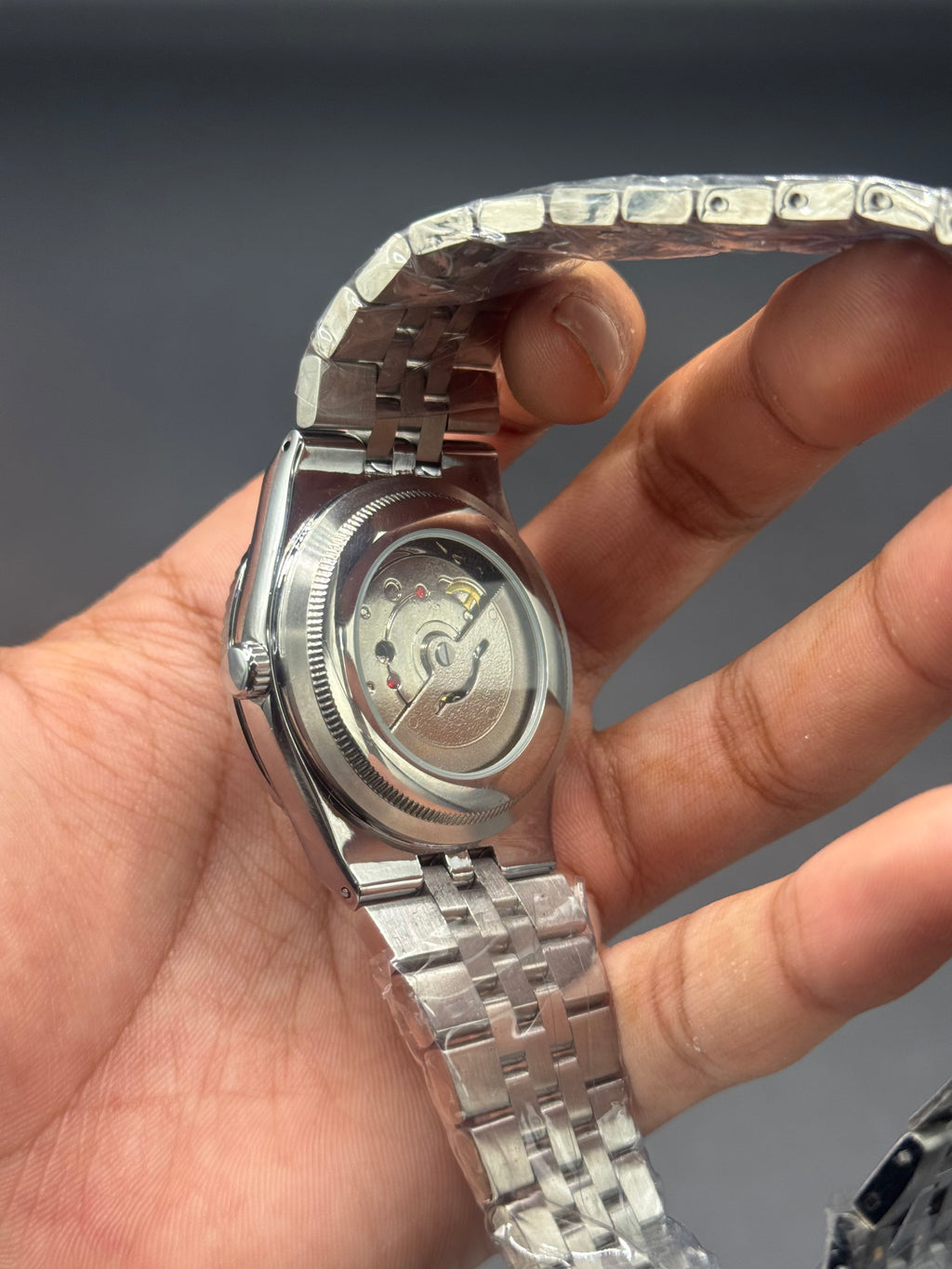 White Dial Land-Dweller Inspired | Sem Automatic Machinery |Silver Stainless Steel Chain | Honeycomb Texture | Date Display