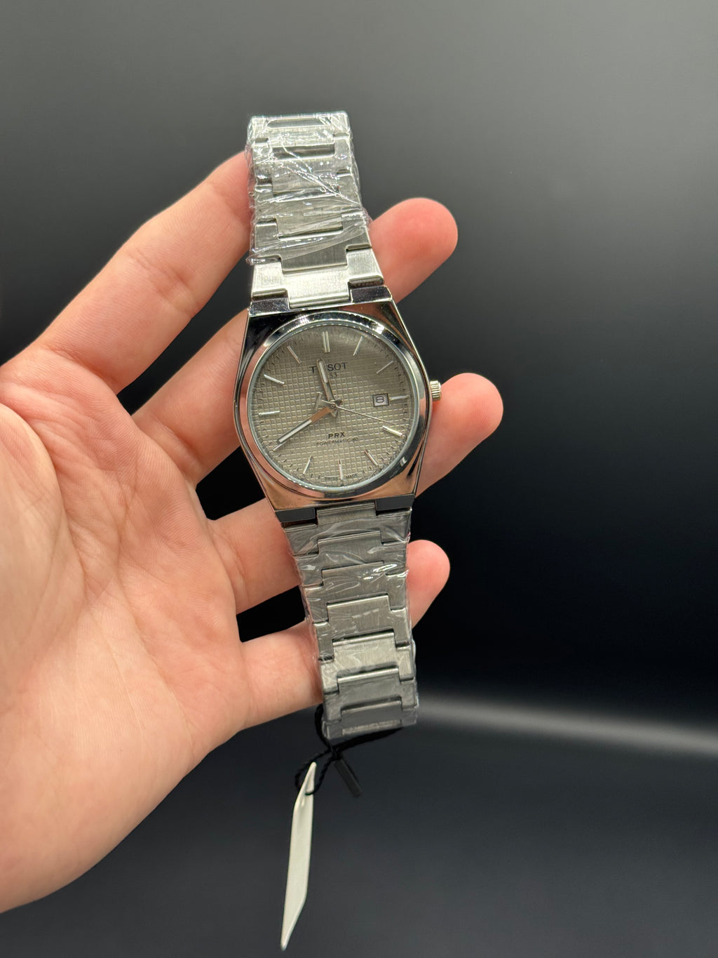 White Dial Classic Style | Silver Stainless Steel Bracelet | Slim Elegant Case | Date Function | Minimal Clean Design