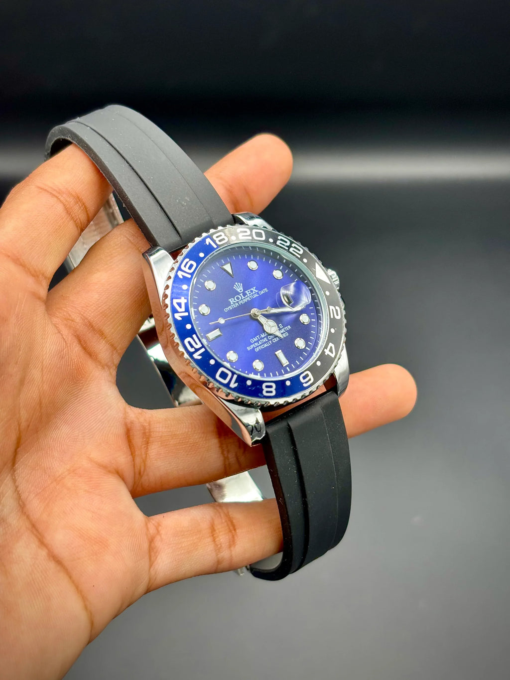 Blue Dial "Batman" Bezel Watch – Sporty Black Rubber Strap (42 mm) - elapse
