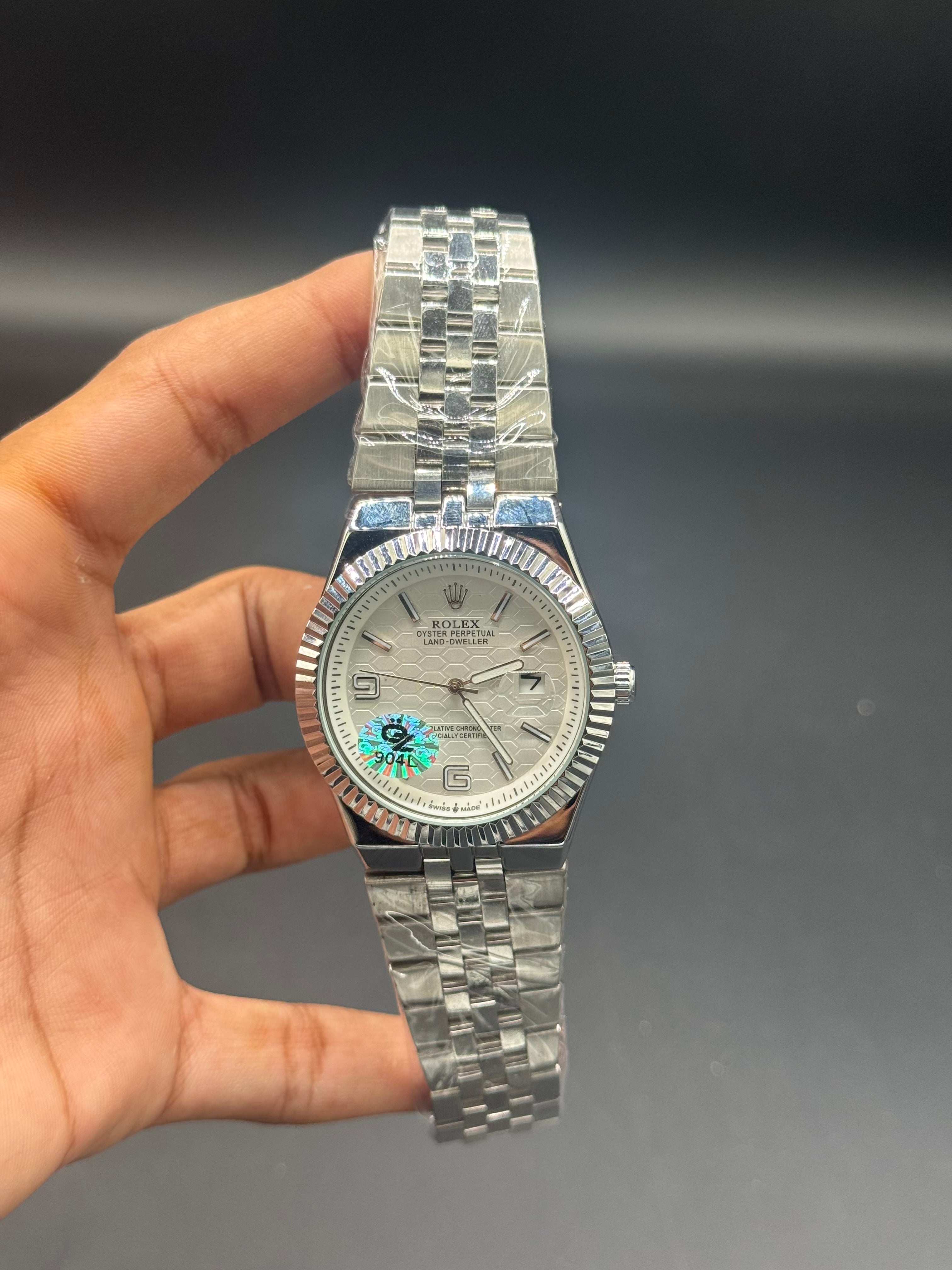 White Dial Land-Dweller Inspired | Sem Automatic Machinery |Silver Stainless Steel Chain | Honeycomb Texture | Date Display