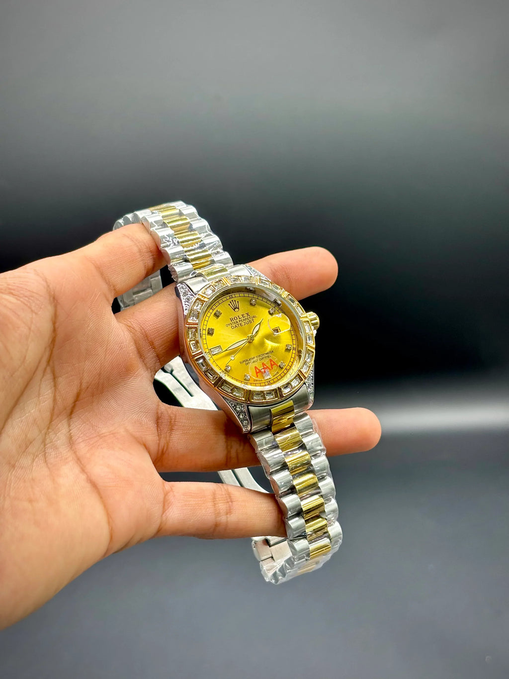 Gold Dial Two-Tone Chain Watch with Crystal Bezel – Datejust 41 - elapse