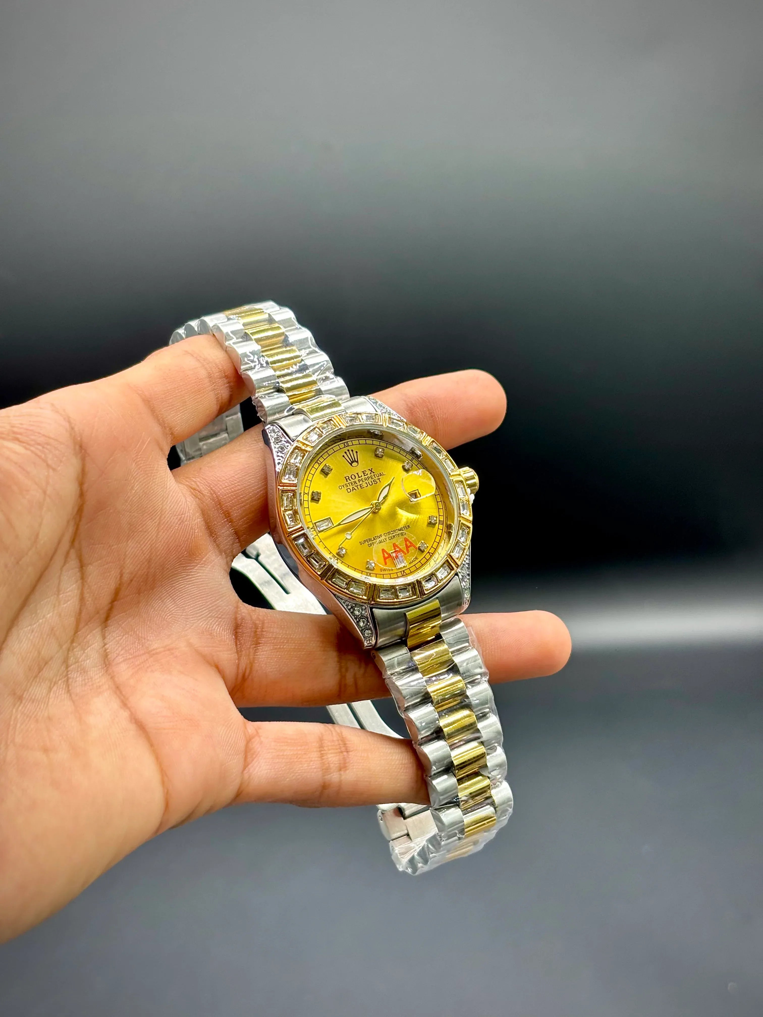 Gold Dial Two-Tone Chain Watch with Crystal Bezel – Datejust 41 - elapse