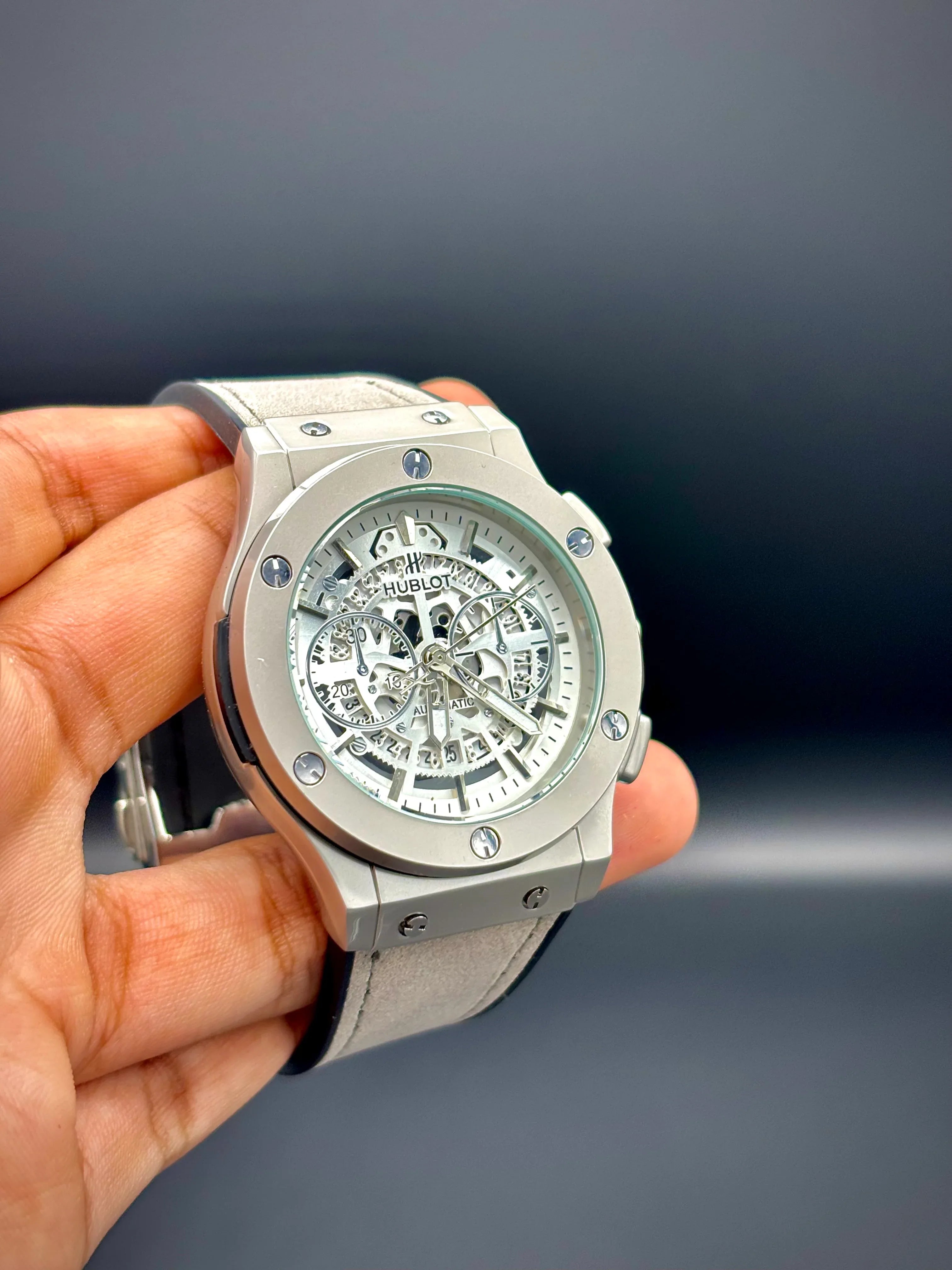 Hublot – White Dial with White Case & White Leather Strap - elapse
