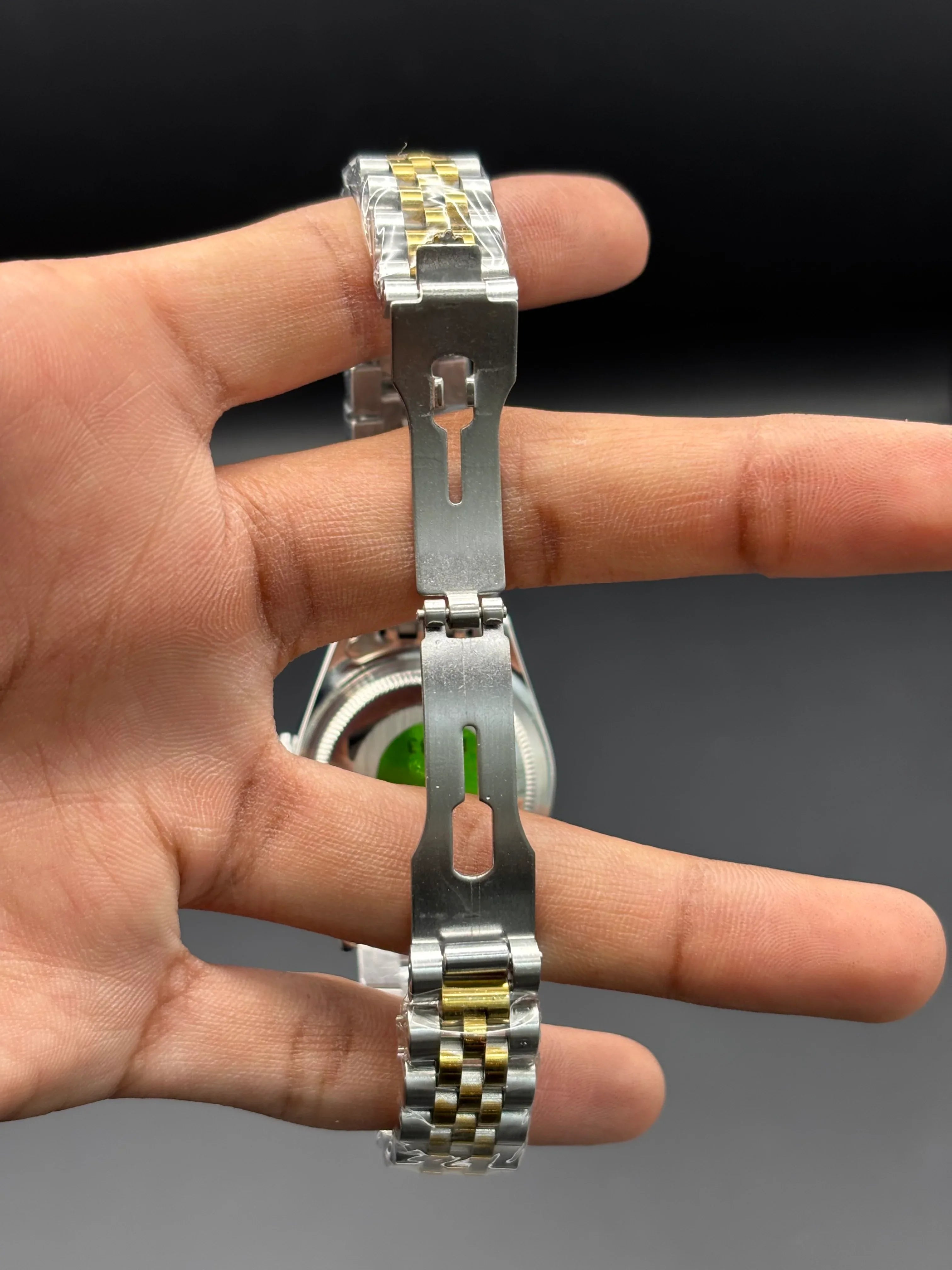 Rolex Datejust 36 – Two-Tone Gold & Steel with Red Vignette Diamond Dial - elapse