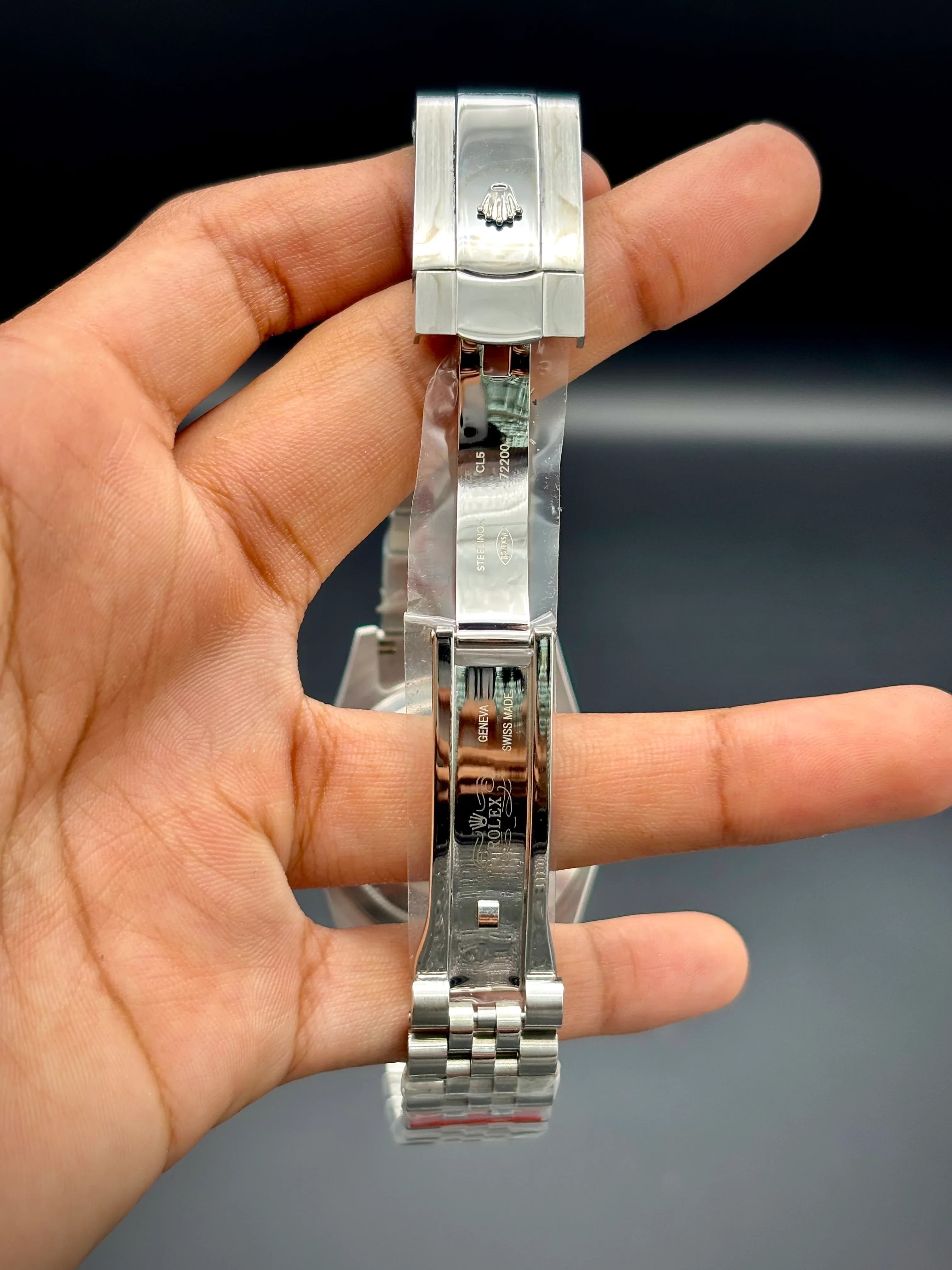 Luxury Green Dial Silver Chain Watch – Master Grade Rolex Style with Same-Day Date - elapse