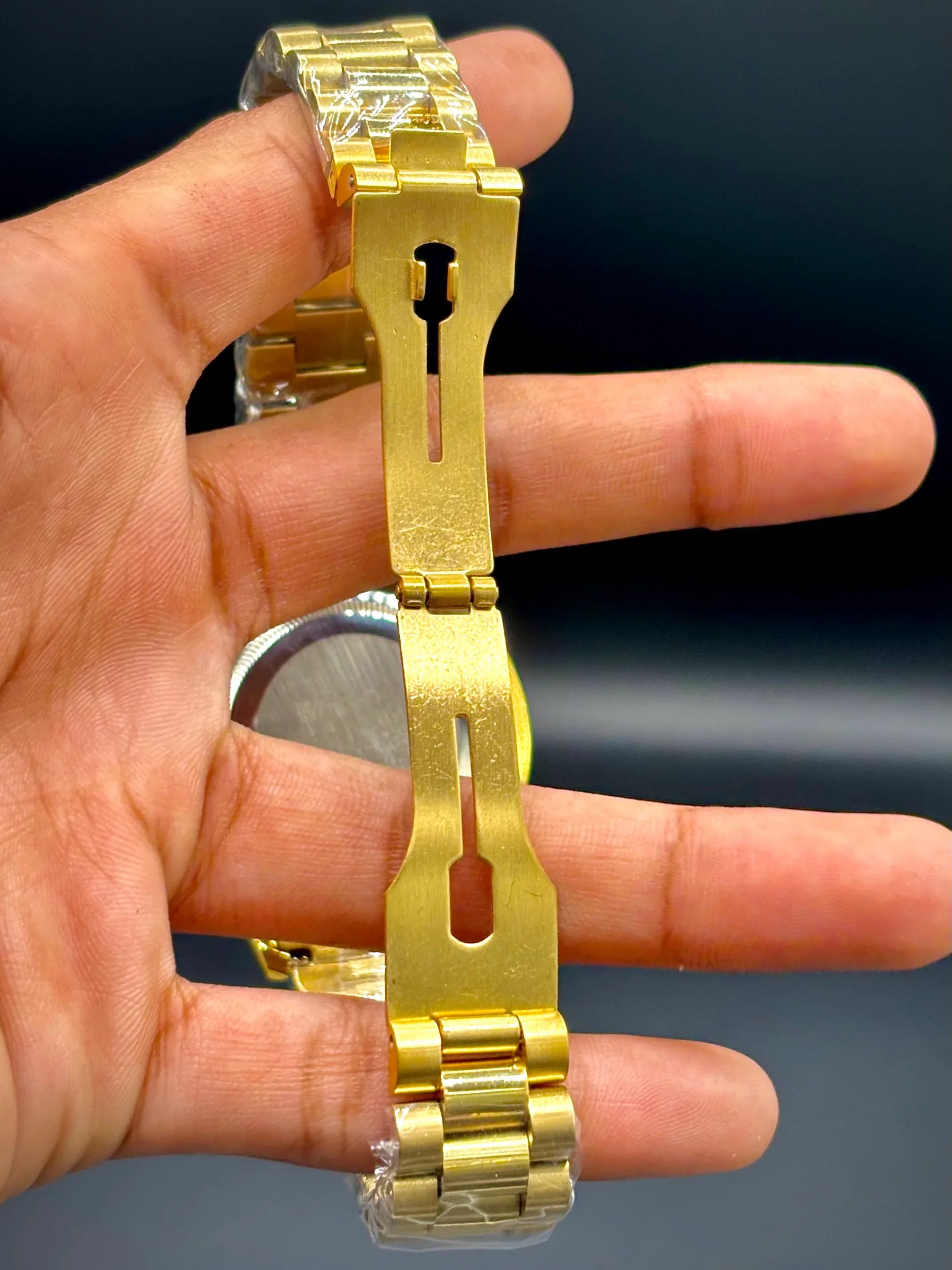 Red Dial Golden Chain Watch – Datejust 41 - elapse