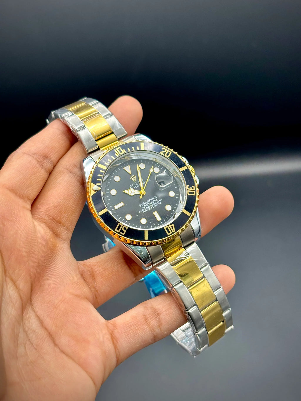 Black Dial Submariner Style Watch – Two-Tone Bracelet (41 mm) - elapse