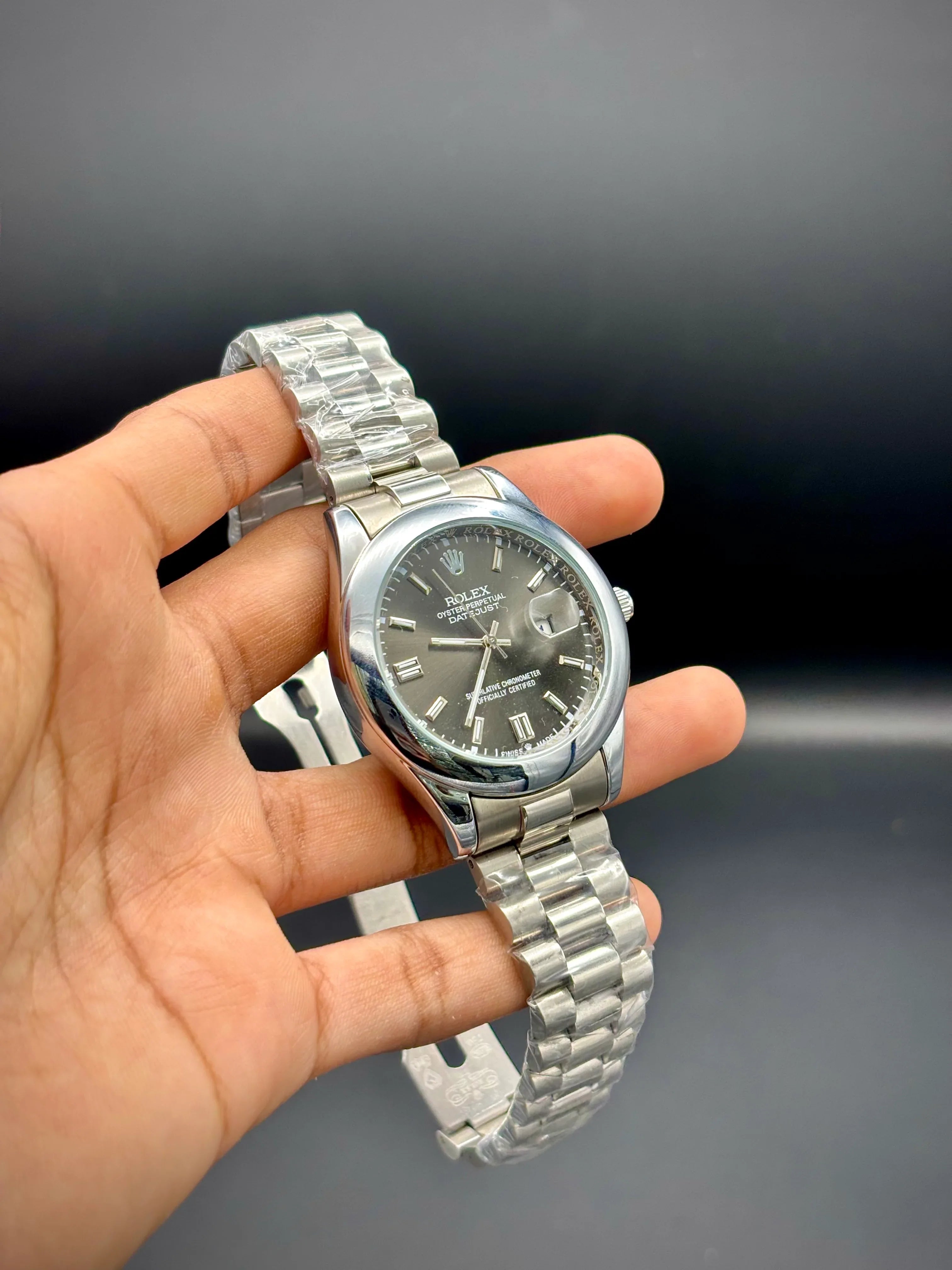 Grey Dial Rolex - Date Just - 41 mm - elapse
