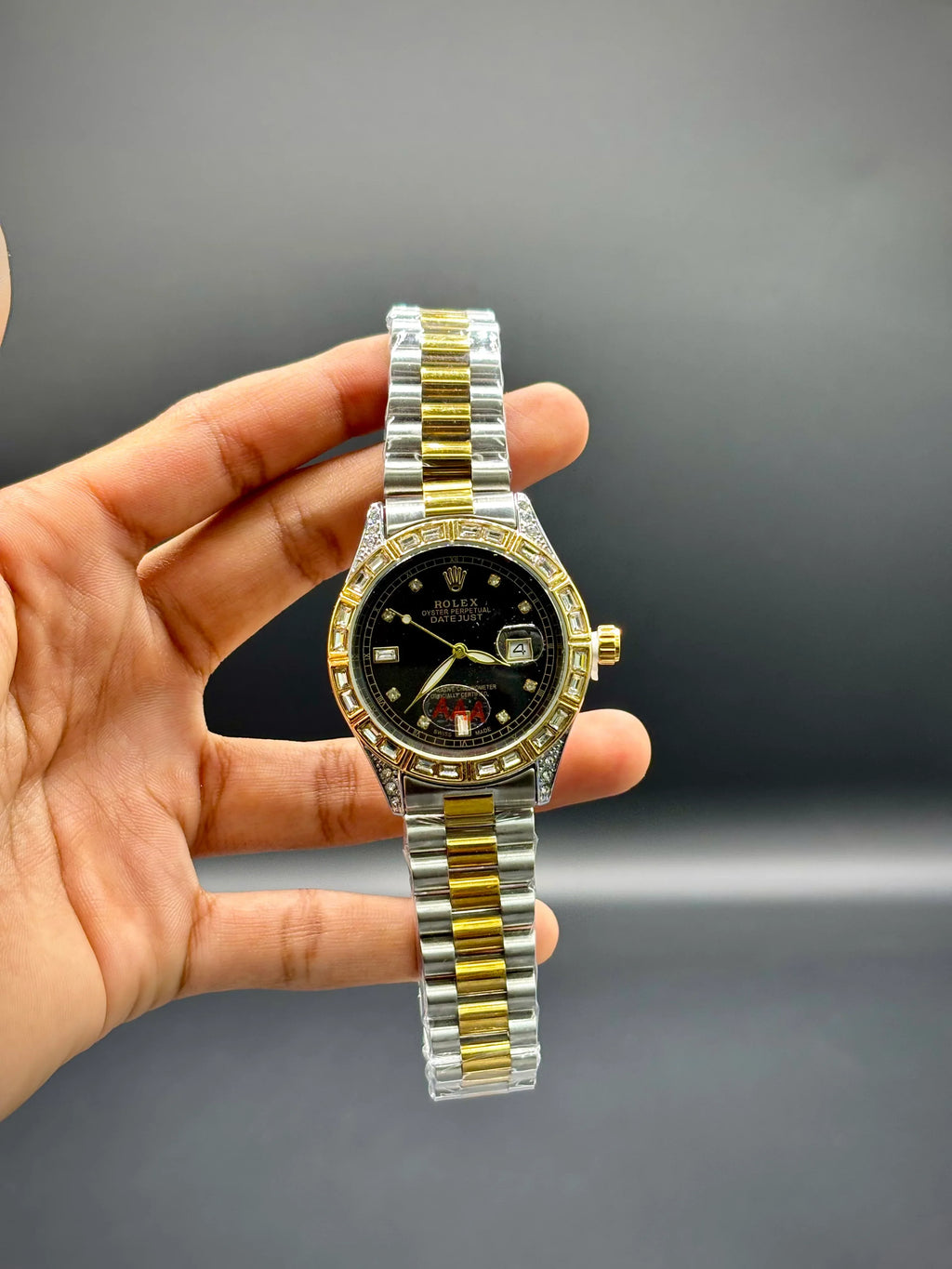 Black Dial Two-Tone Chain Watch with Crystal Bezel – Datejust 41 - elapse