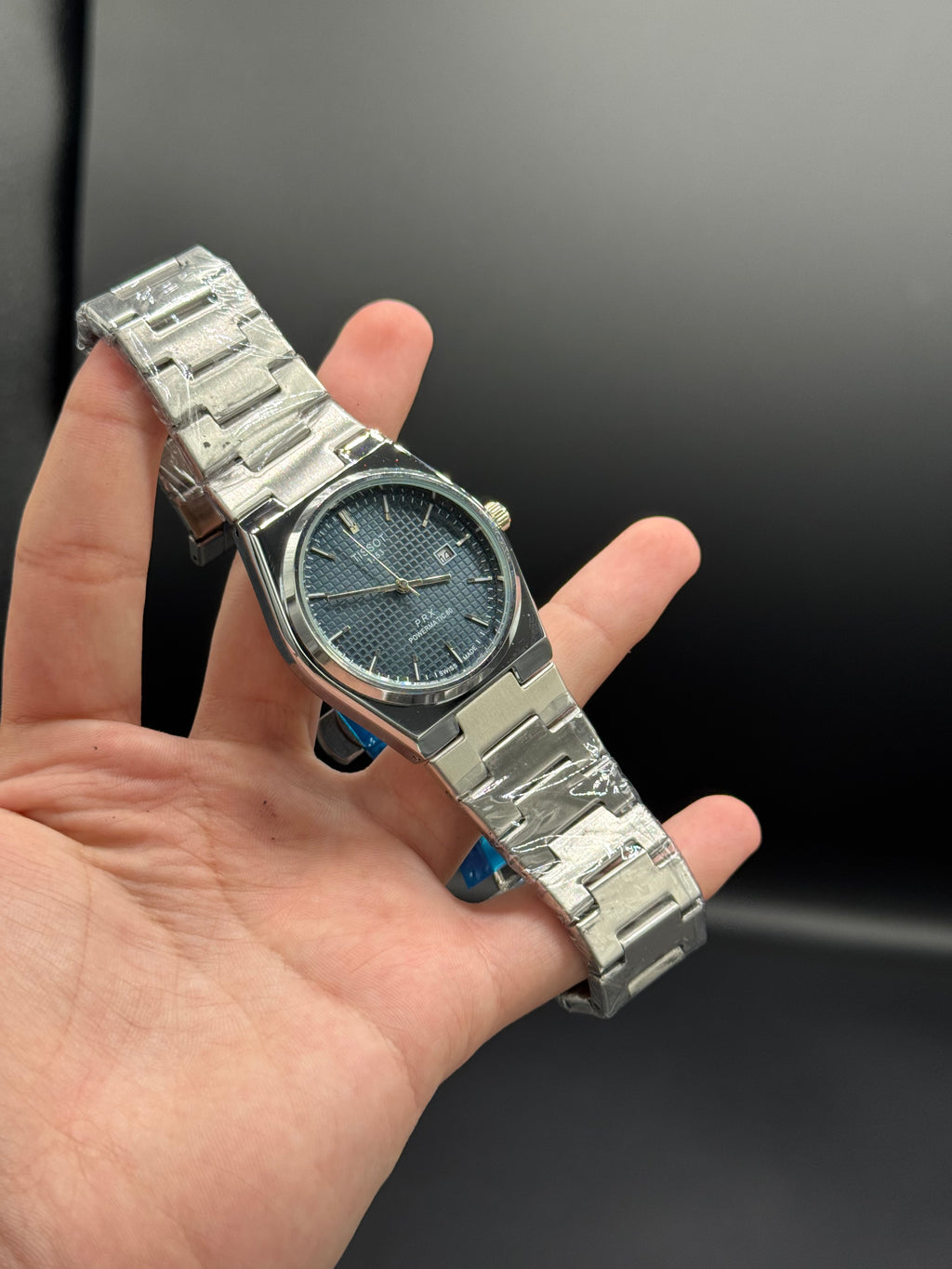 Blue Dial Classic Style | Silver Stainless Steel Bracelet | Slim Elegant Case | Date Function | Clean Minimal Design