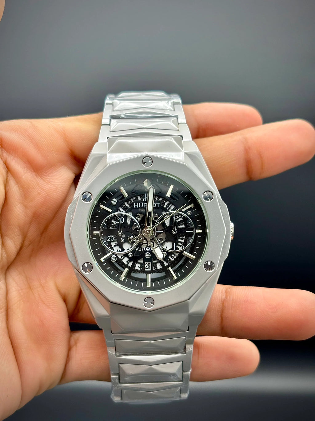 Hublot – Black Dial with Silver Case & Diamond-Cut Chain - elapse