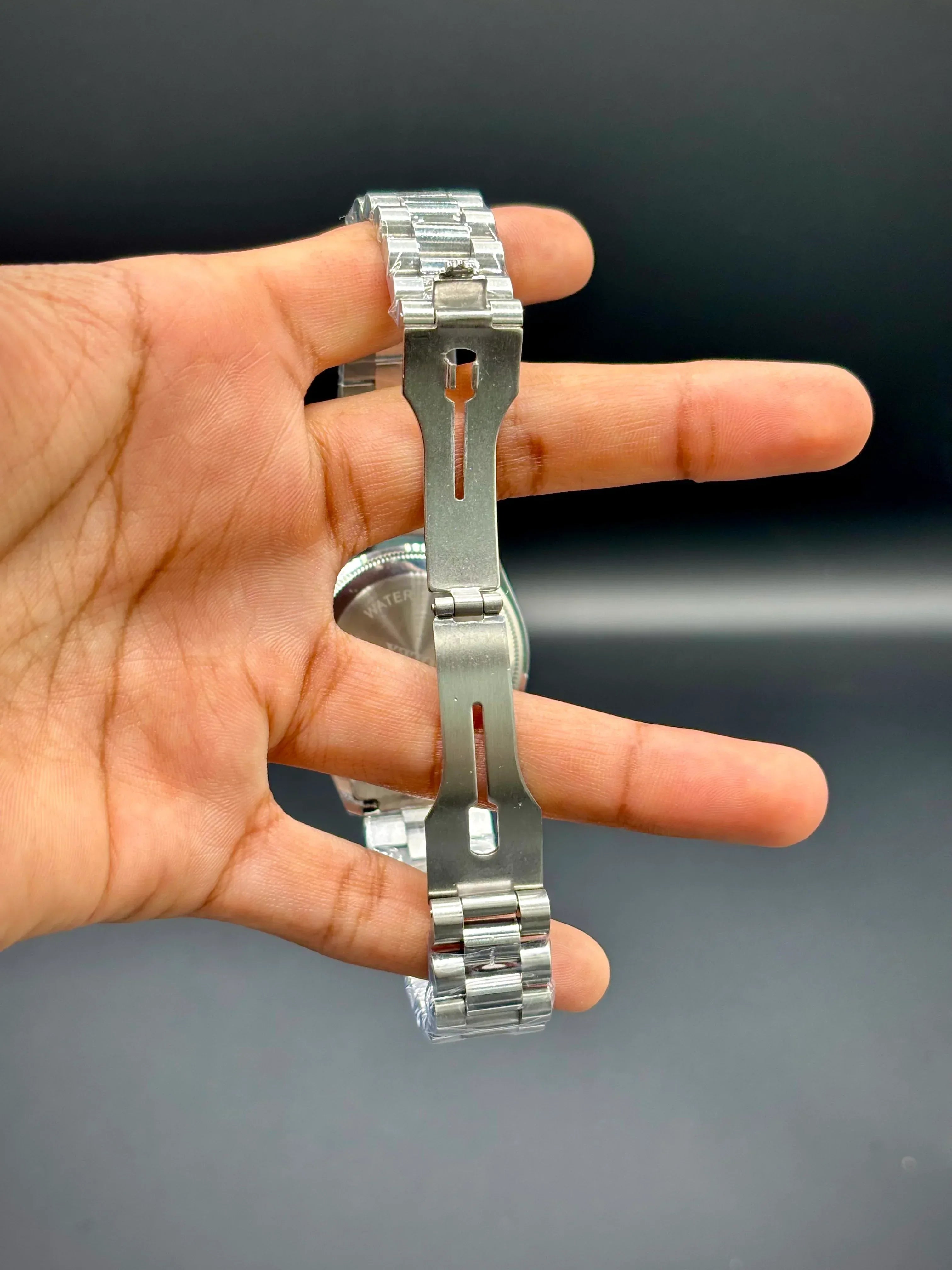 Red Dial Silver Chain Watch – Datejust 41 - elapse