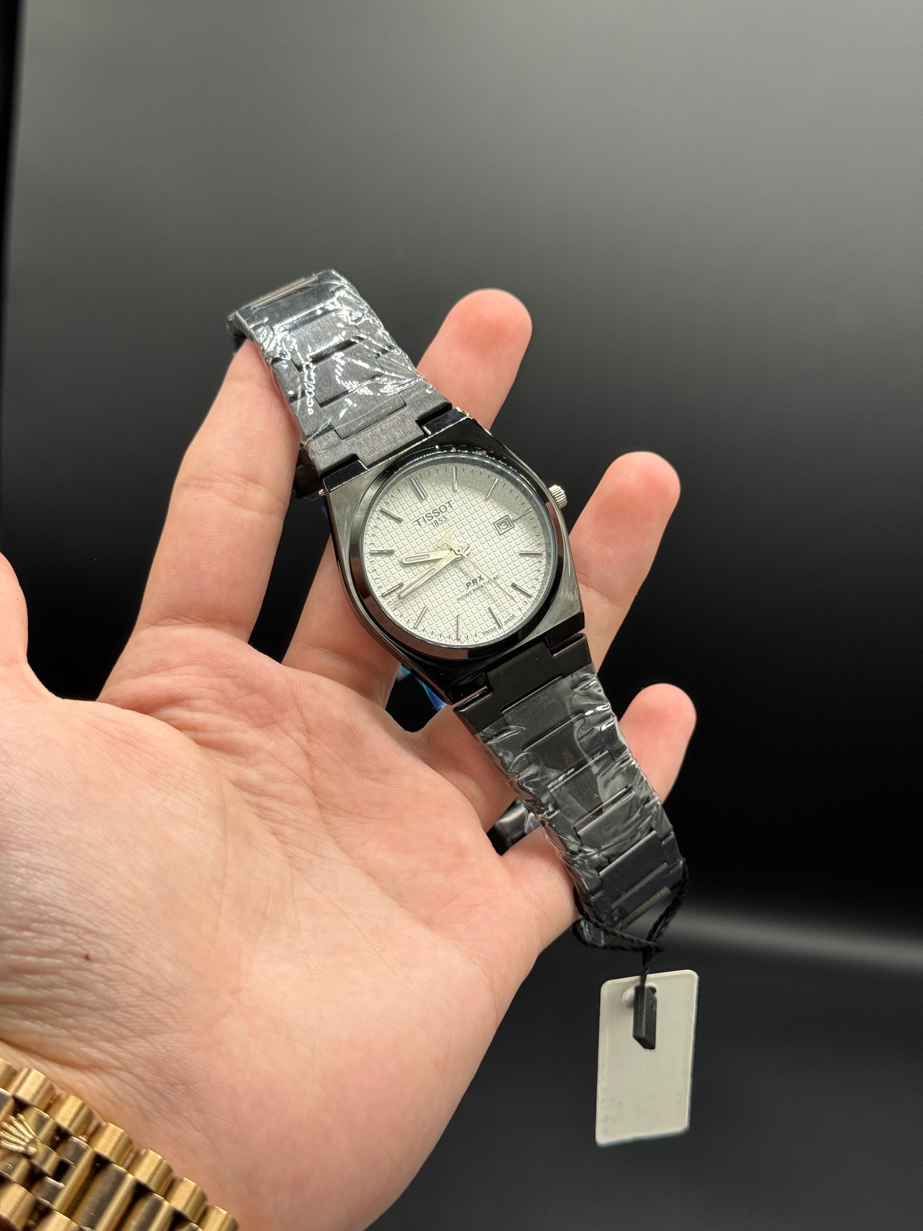 White Dial Classic Style | Black Stainless Steel Bracelet | Slim Elegant Case | Date Function | Clean Minimal Design